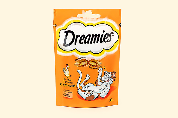 Лакомство для кошек «Dreamies» подушечки с курицей, 30 г