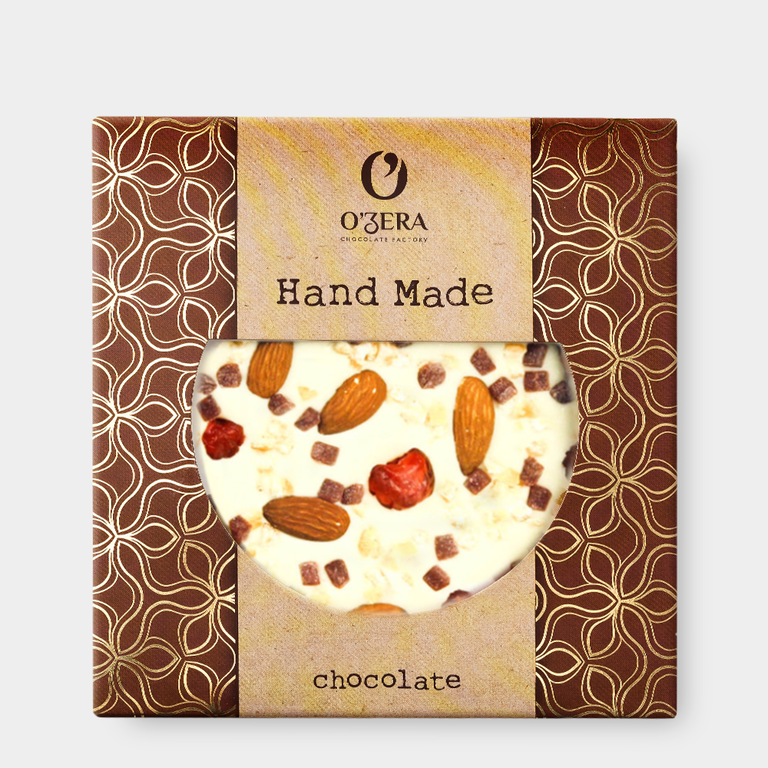 Белый шоколад ручной работы «O’Zera Hand Made» с апельсином, вишней, малиной и цельным миндалем, 150 г